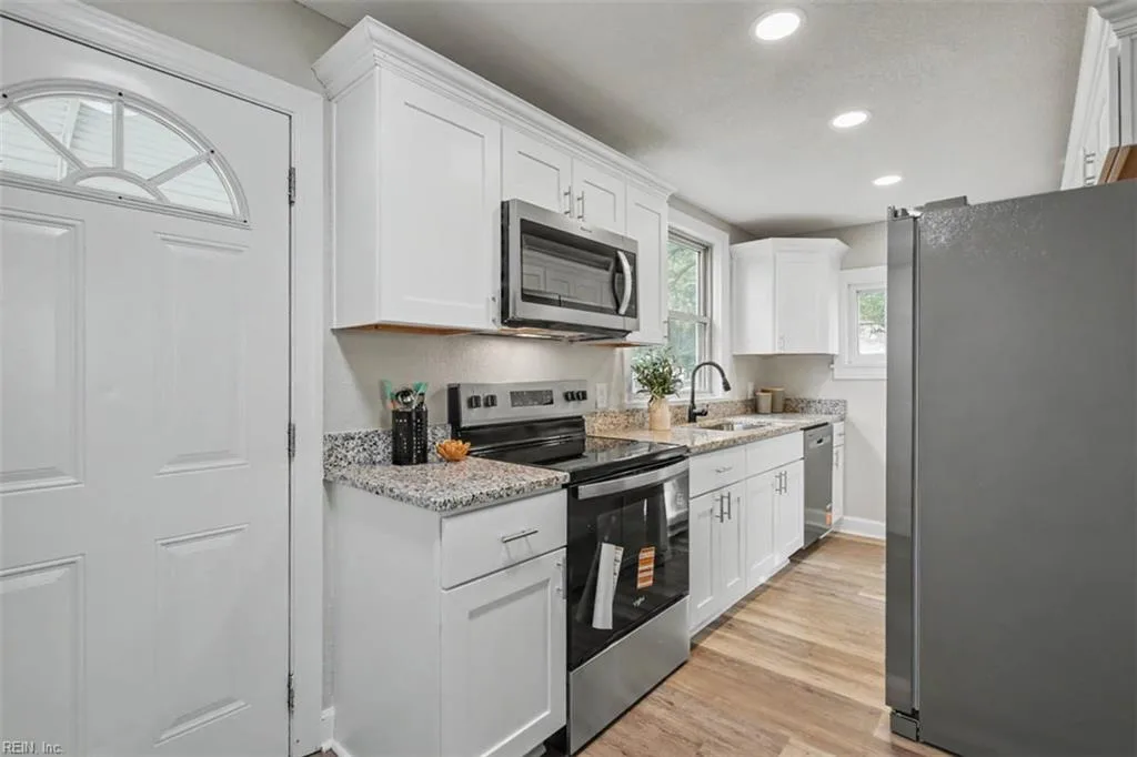 3513 Commonwealth AVE, PORTSMOUTH VA 23707 - Photo 4