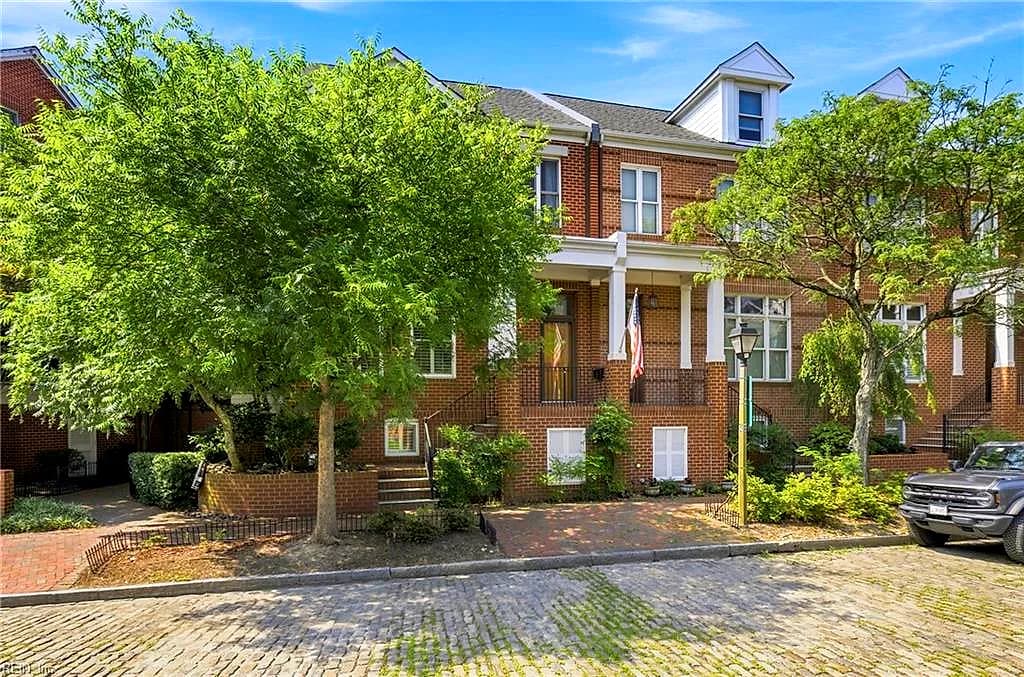 251 W Freemason ST, NORFOLK VA 23510 - Main photo