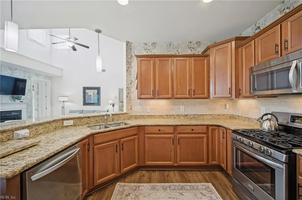 1517 Eagle Glen DR, CHESAPEAKE VA 23322 thumb 9