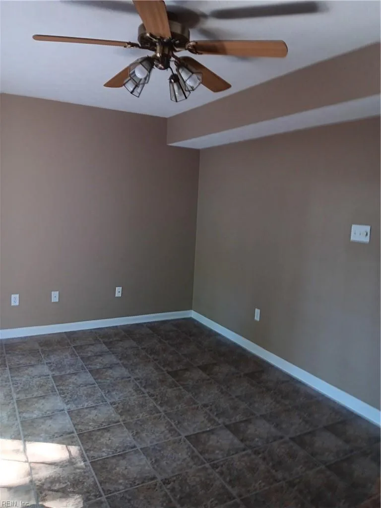 211 Crestwood CT, YORKTOWN VA 23692 thumb 9