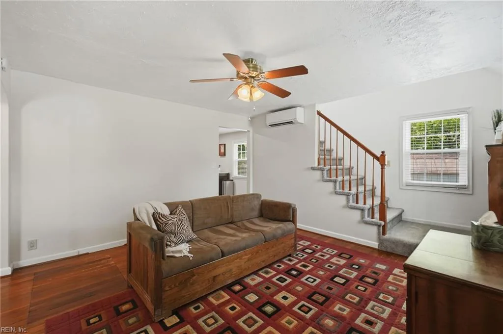 301 Dixie DR, NORFOLK VA 23505 thumb 6