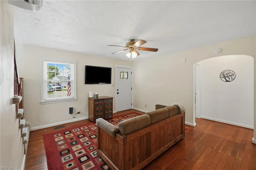 301 Dixie DR, NORFOLK VA 23505 thumb 7