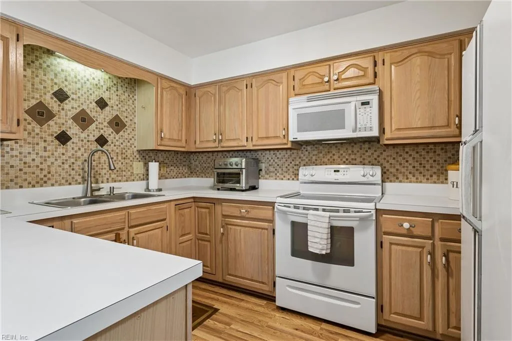 503 Kristy CT, NEWPORT NEWS VA 23602 thumb 8