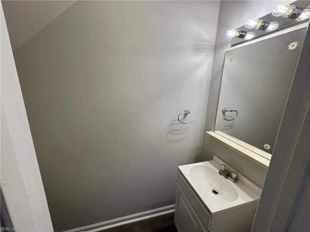 446 Britnie CT, NEWPORTNEWS VA 23602 thumb 8