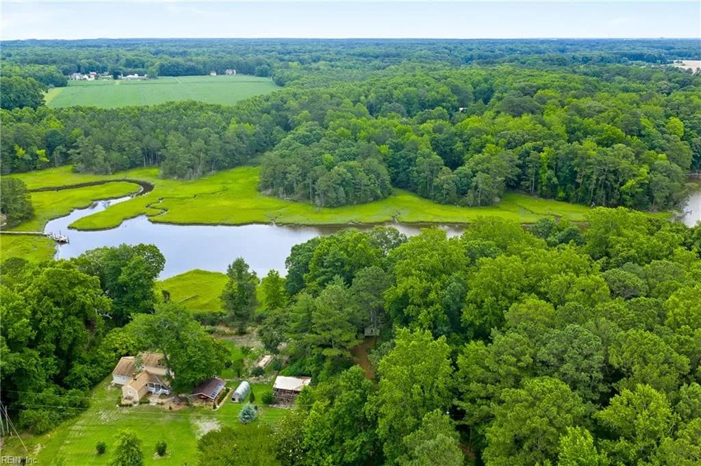 3938 Paradise Point RD, HAYES VA 23072 thumb 9
