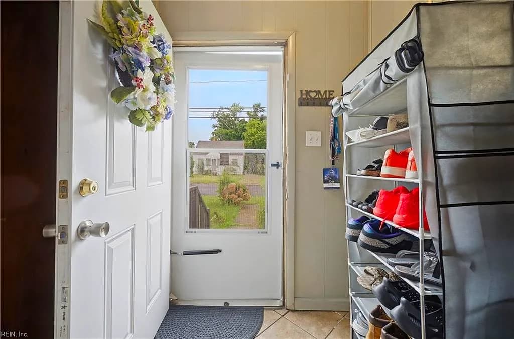 635 Newport News AVE, HAMPTON VA 23669 - Photo 5
