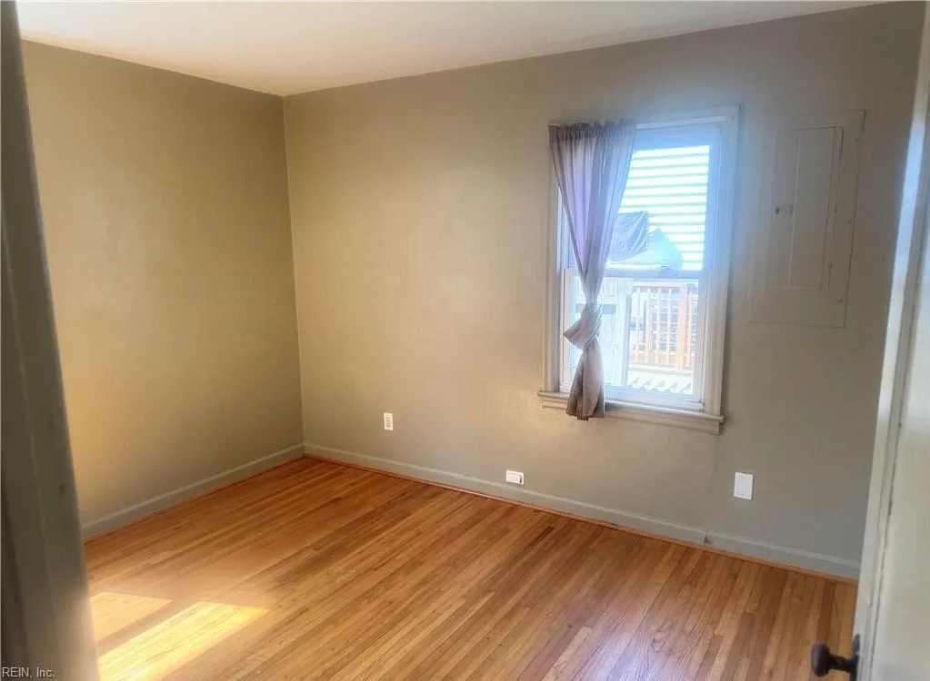 635 Newport News AVE, HAMPTON VA 23669 thumb 9