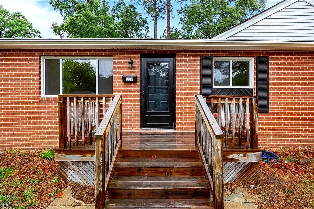 129 Saint Stephens DR, NEWPORT NEWS VA 23602 - Photo 4