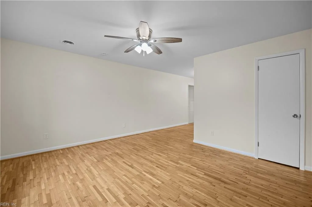 129 Saint Stephens DR, NEWPORTNEWS VA 23602 - Photo 5