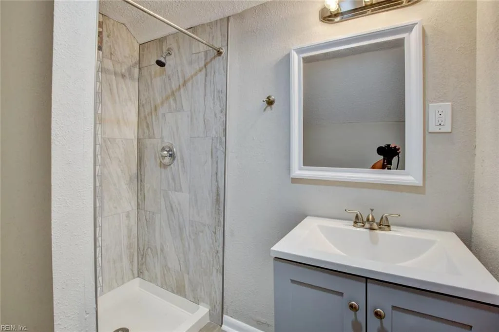 2 Clover ST, HAMPTON VA 23669 thumb 12