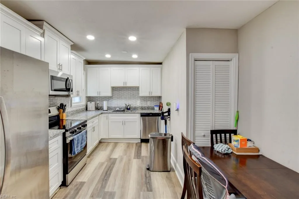 2 Clover ST, HAMPTON VA 23669 thumb 8