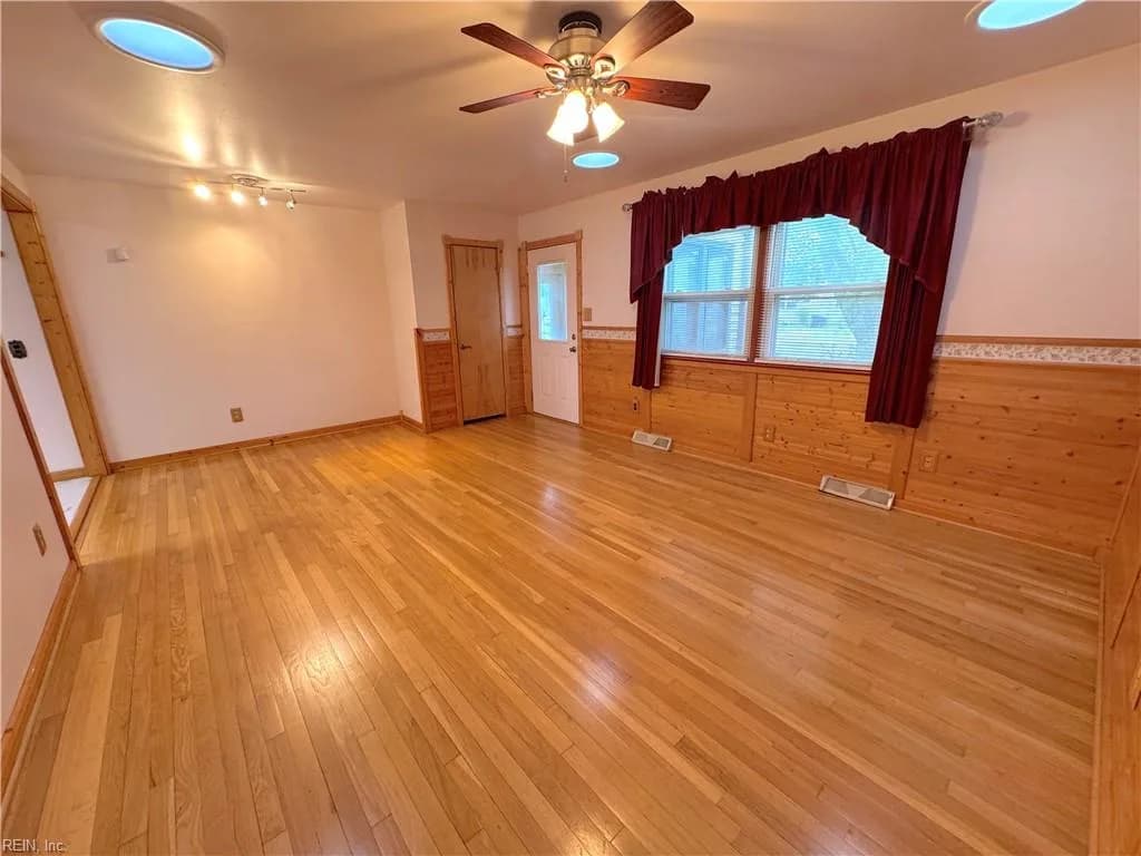 5007 Hazelwood RD, HAMPTON VA 23605 thumb 7