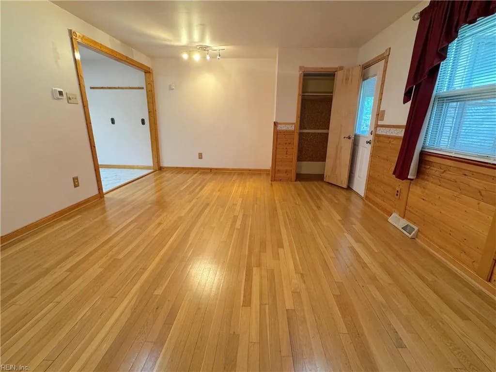 5007 Hazelwood RD, HAMPTON VA 23605 thumb 8