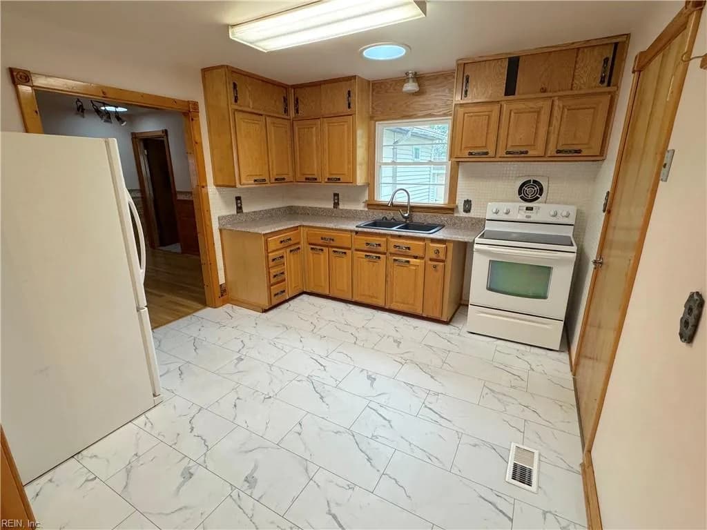 5007 Hazelwood RD, HAMPTON VA 23605 thumb 9