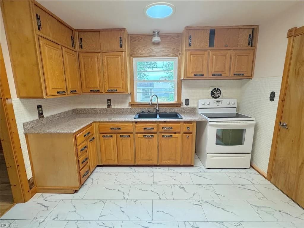 5007 Hazelwood RD, HAMPTON VA 23605 thumb 10