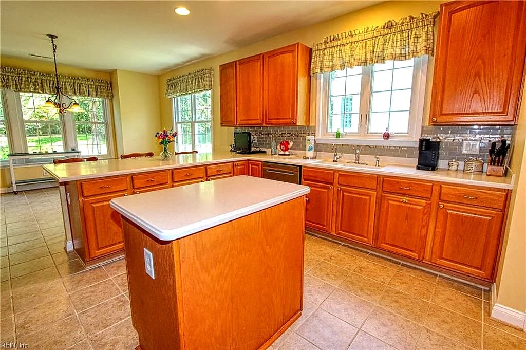 4772 Winterberry CT, WILLIAMSBURG VA 23188 - Photo 4