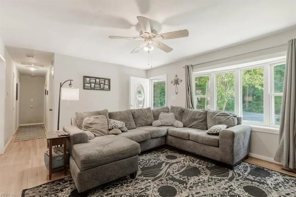 702 Seaford RD, SEAFORD VA 23696 thumb 6