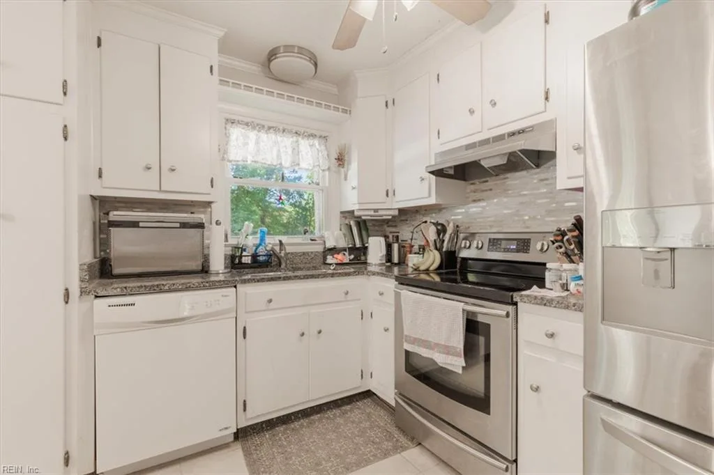 702 Seaford RD, SEAFORD VA 23696 thumb 8