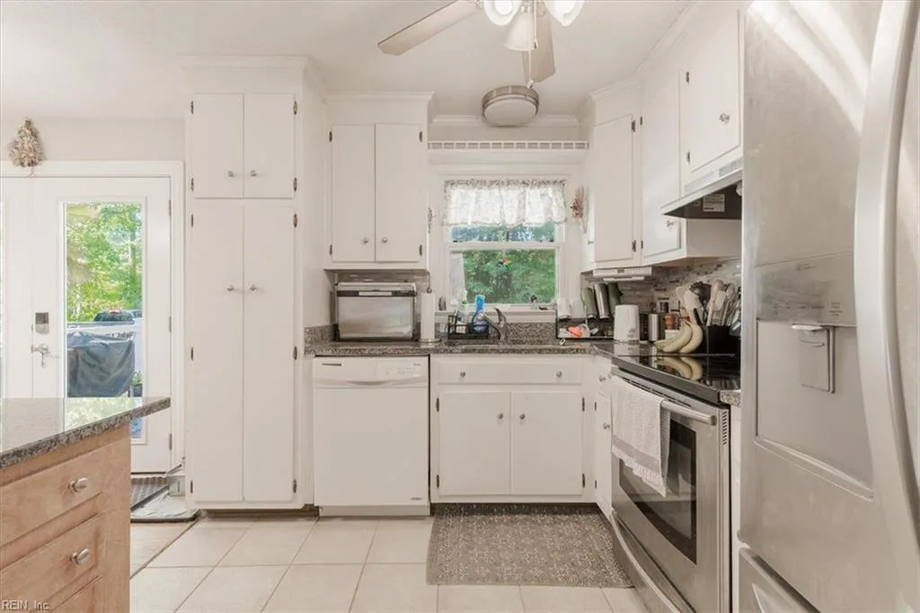 702 Seaford RD, SEAFORD VA 23696 thumb 9
