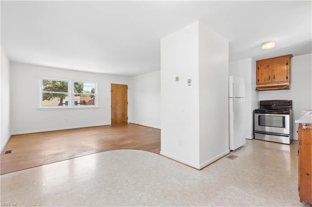 23 Berkley DR, HAMPTON VA 23663 thumb 6