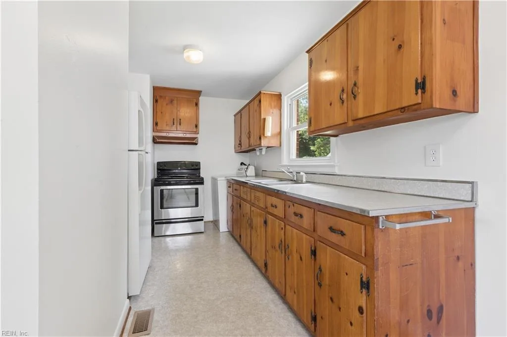 23 Berkley DR, HAMPTON VA 23663 thumb 7