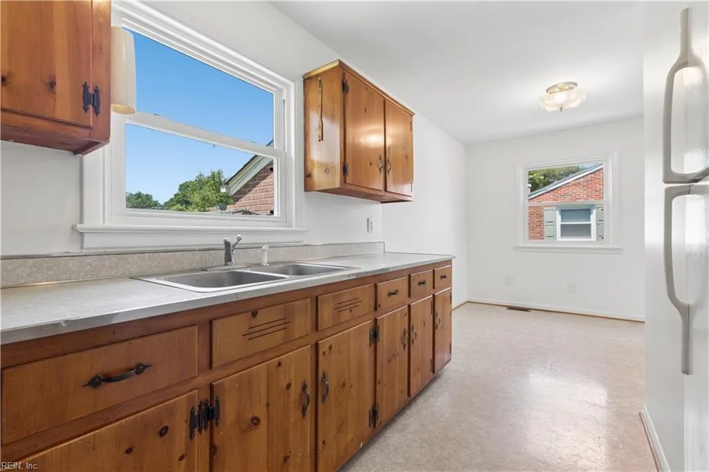23 Berkley DR, HAMPTON VA 23663 thumb 8