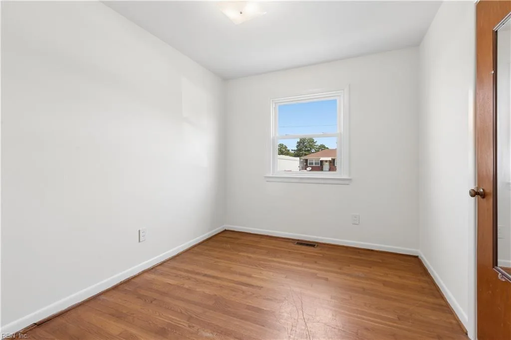 23 Berkley DR, HAMPTON VA 23663 thumb 10