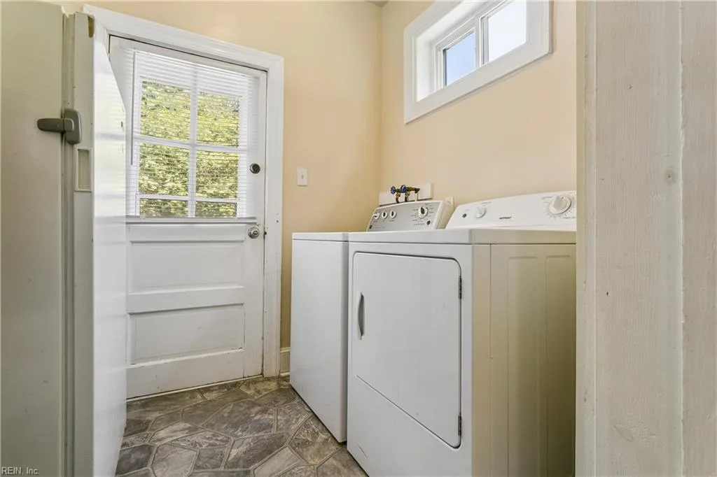 4534 George Wash Memorial HWY, HAYES VA 23072 thumb 11
