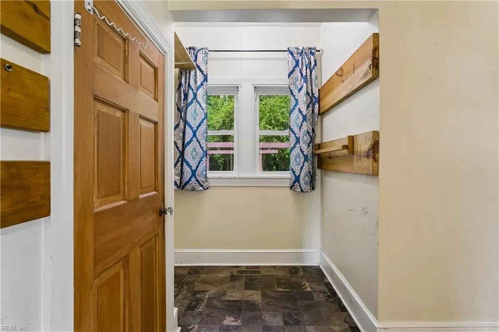 4534 George Wash Memorial HWY, HAYES VA 23072 thumb 10