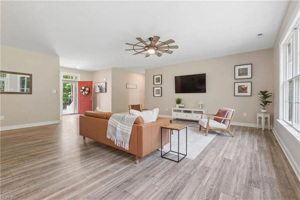 5903 Homeplace LN, GLOUCESTER VA 23061 - Photo 5