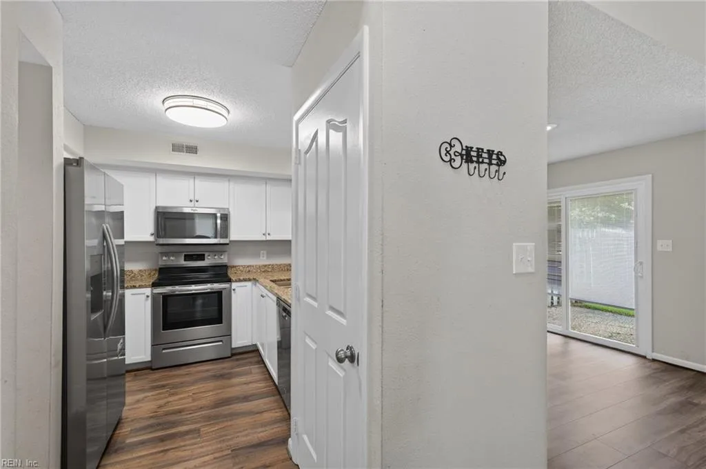 916 Woodcreek DR, NEWPORTNEWS VA 23608 thumb 12