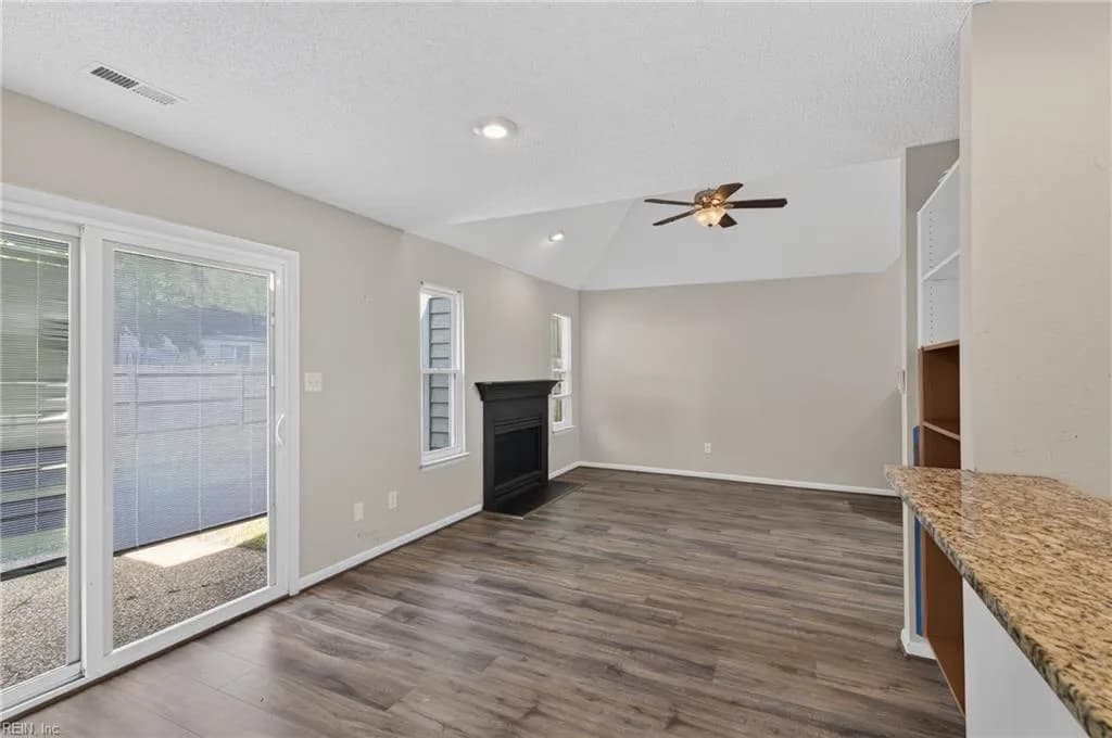 916 Woodcreek DR, NEWPORTNEWS VA 23608 thumb 10