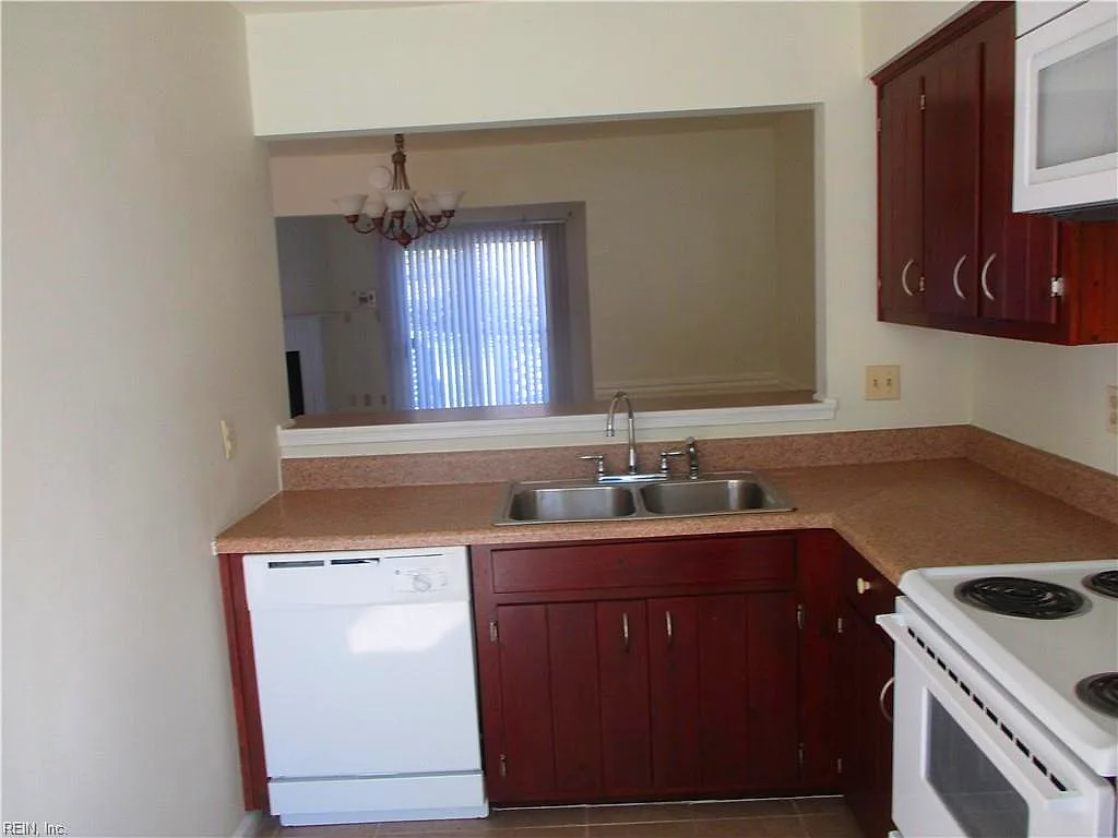 15 Palmerston DR, HAMPTON VA 23669 thumb 8