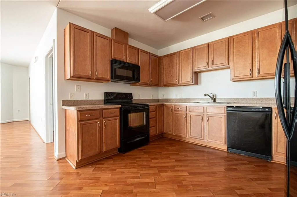 801 Poindexter ST #318, CHESAPEAKE VA 23324 thumb 6