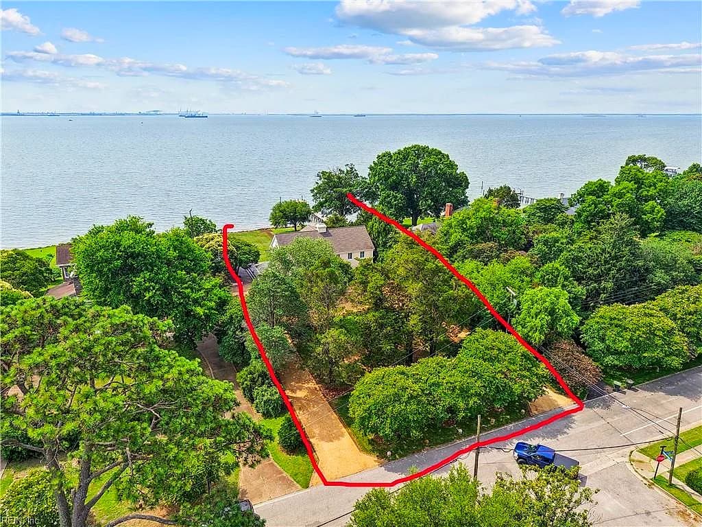 2402 Chesapeake AVE, HAMPTON VA 23661 - Photo 4