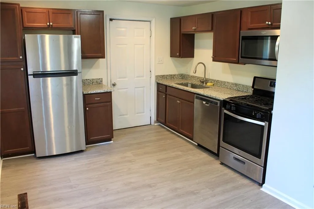 906 Hancock AVE, PORTSMOUTH VA 23701 thumb 6