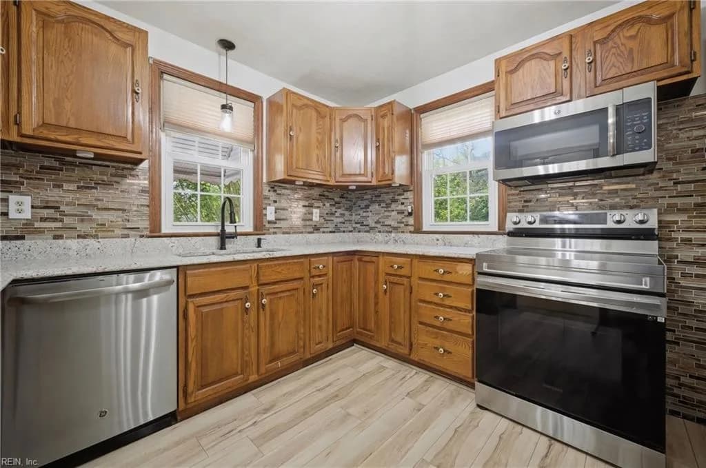 568 Yorktown RD, NEWPORT NEWS VA 23603 thumb 9