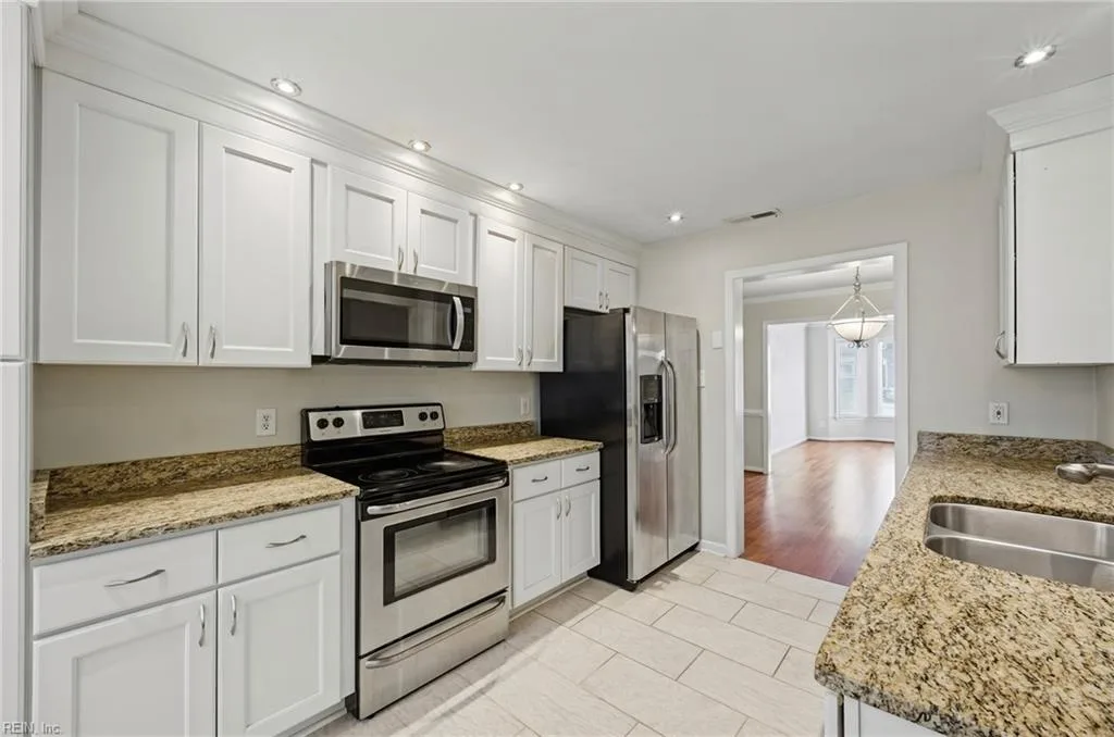 5329 Kindlewood DR, VIRGINIABEACH VA 23455 - Photo 4