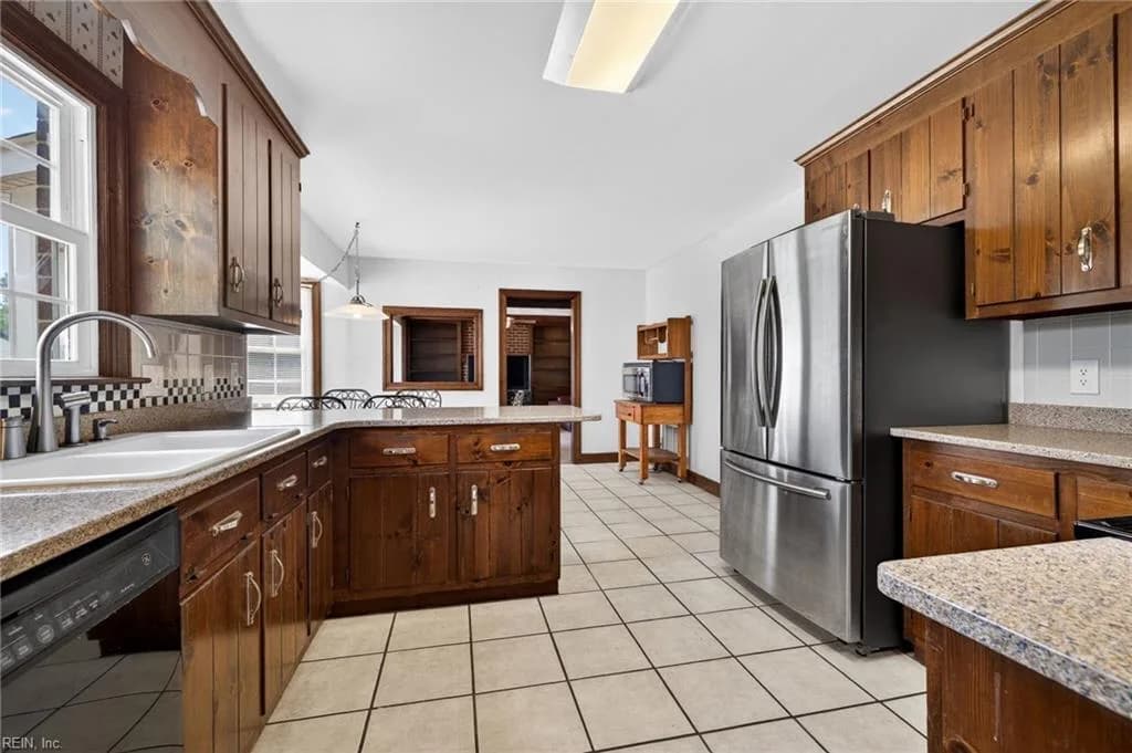3626 Point Elizabeth DR, CHESAPEAKE VA 23321 - Photo 5
