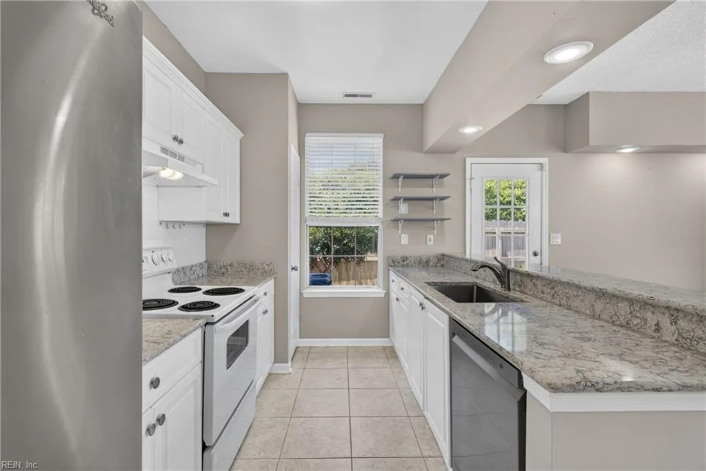 936 Miner DR, VIRGINIABEACH VA 23462 thumb 9
