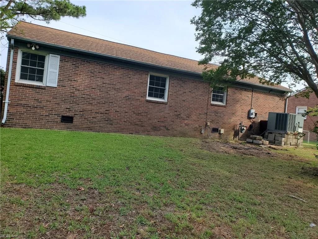 8 Sheralyn PL, HAMPTON VA 23666 - Photo 5