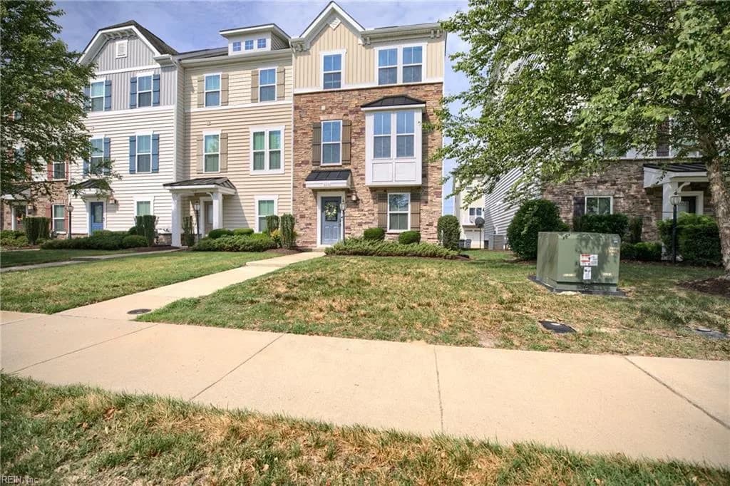 358 Spring Hill PL, SMITHFIELD VA 23430 - Main photo