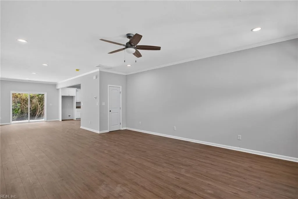 122 N Division ST, SUFFOLK VA 23434 thumb 7