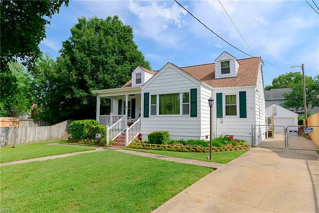 22 Plaza DR, HAMPTON VA 23669 - Photo 3