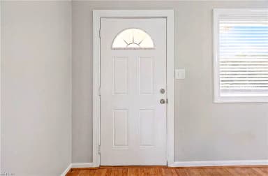 207 E Sewell AVE, HAMPTON VA 23663 thumb 6