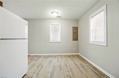 207 E Sewell AVE, HAMPTON VA 23663 thumb 8