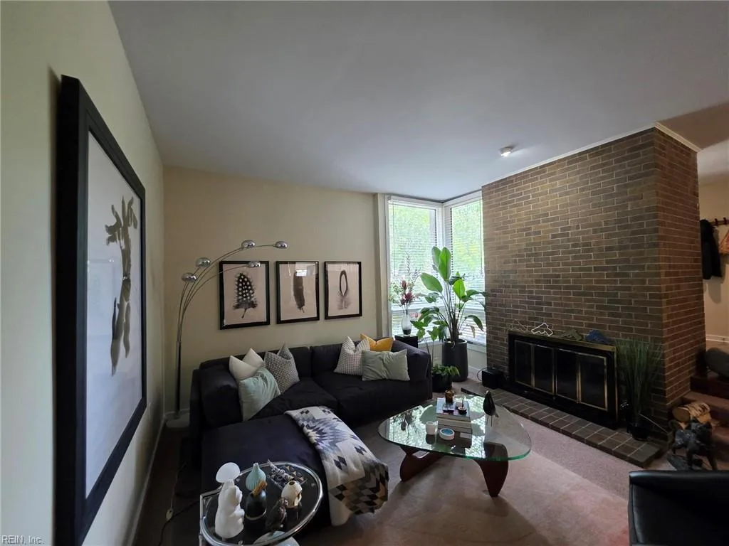 717 Botetourt GDNS, NORFOLK VA 23507 thumb 8