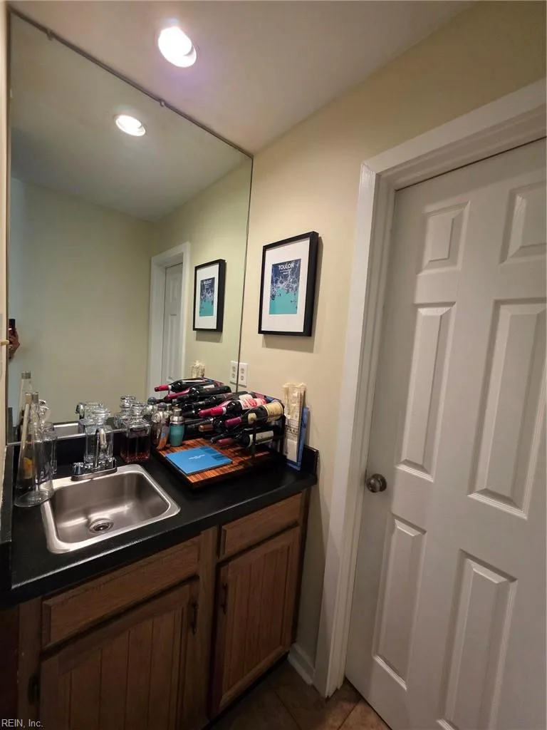 717 Botetourt GDNS, NORFOLK VA 23507 thumb 9