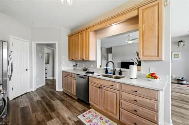 1024 Porte Harbour ARCH #201, HAMPTON VA 23664 thumb 12