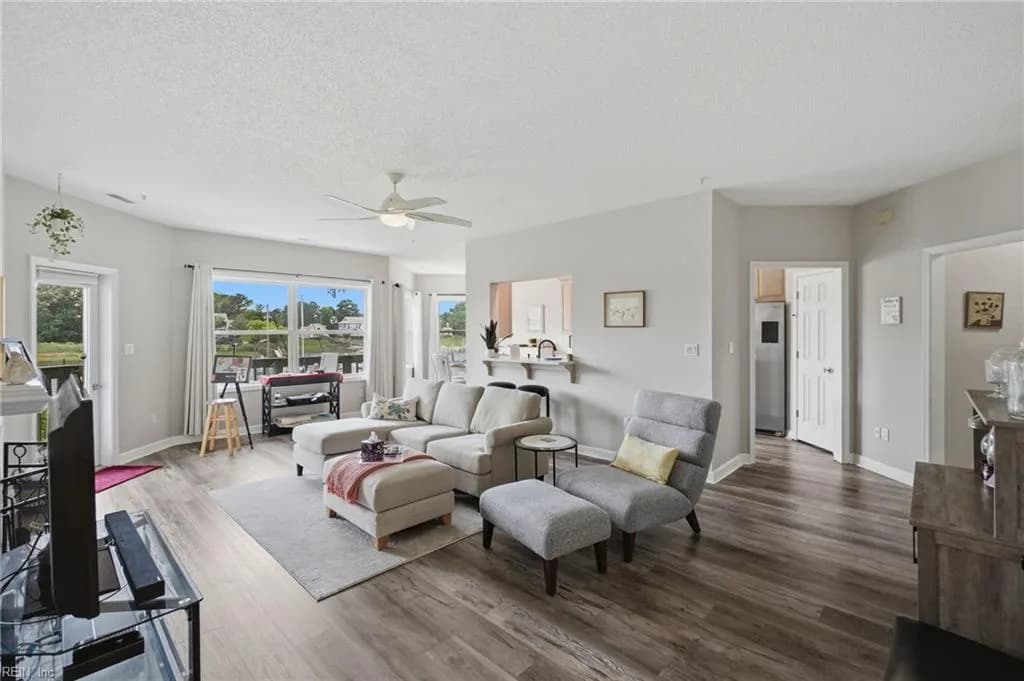 1024 Porte Harbour ARCH #201, HAMPTON VA 23664 - Photo 4